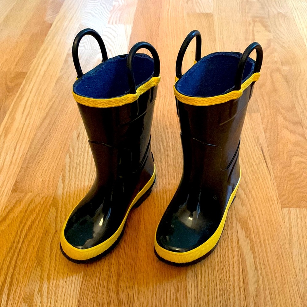 Rain boots toddler size 4